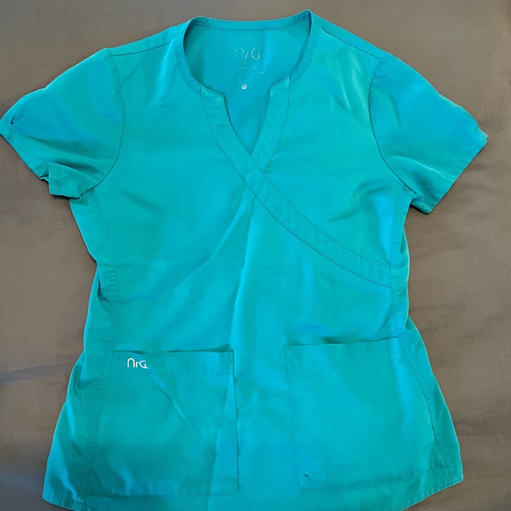 Nursing/Medical V-Neck Scrub Top in Teal